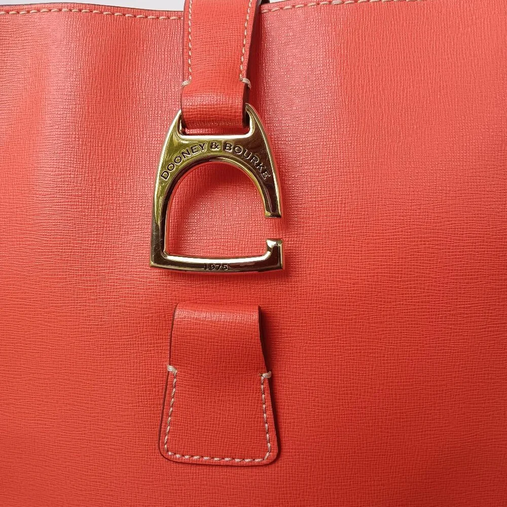 Dooney & Bourke 